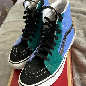 Vans high top Sk8 ( Women size 9=Men’s size 7.5 )
